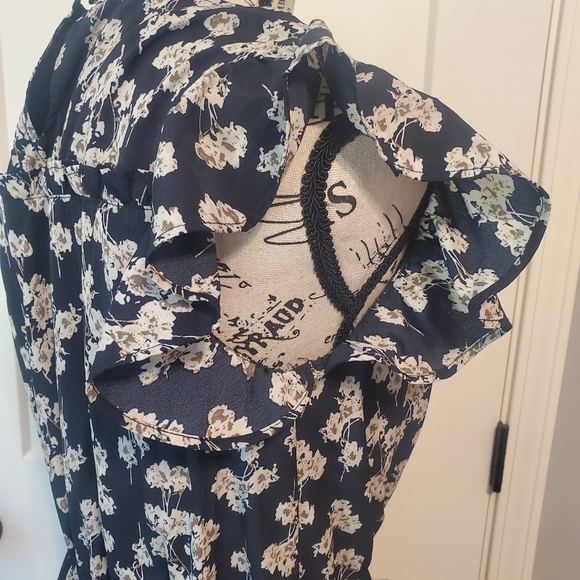 Gorgeous Floral Tiered Maxi Dress-NWT - Picture 6 of 10